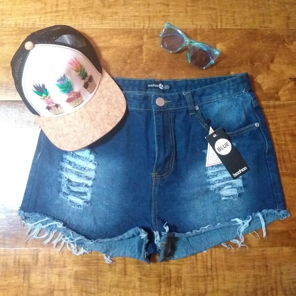 🖐🏽 Boohoo Blair stone wash high waist ripped shorts